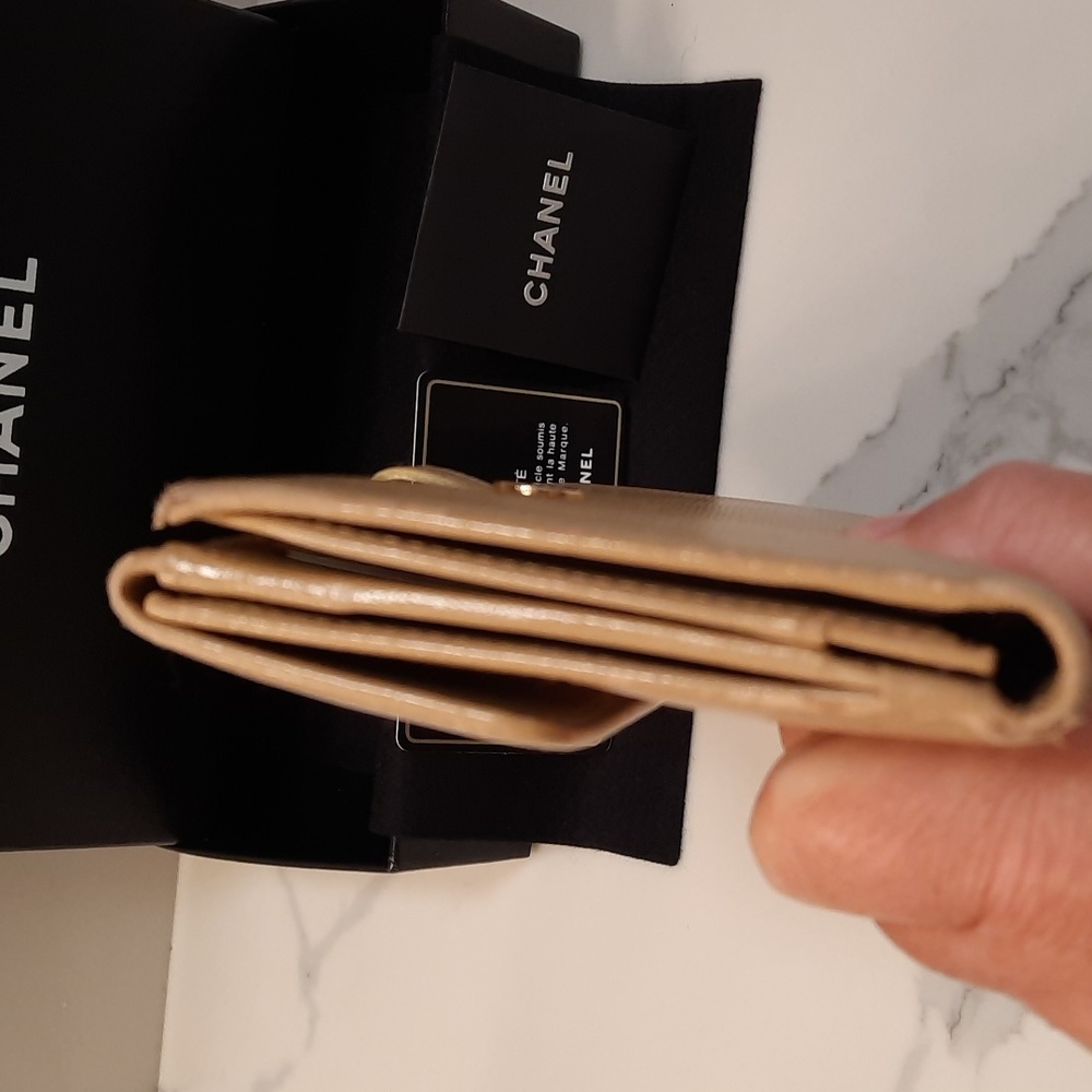 Authentic chanel wallet - Picture 10 of 10